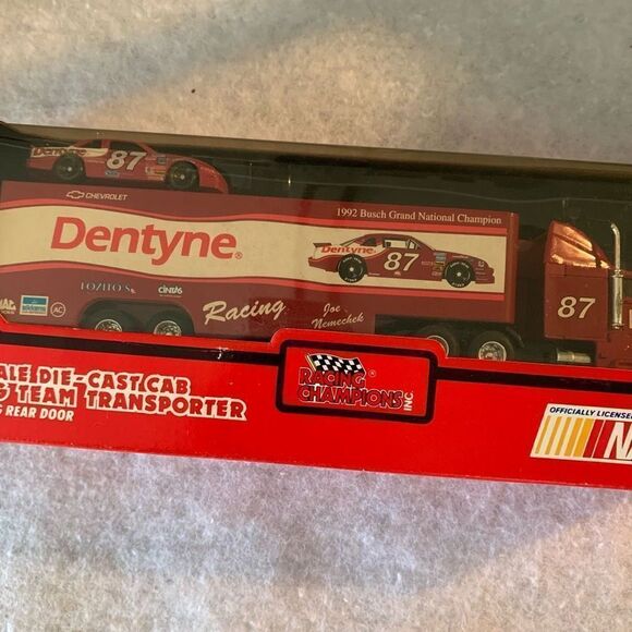 Joe Nemechek 87 Dentyne NASCAR 1:64 Die-Cast Cab Racing Team Transporter *NEW* - Picture 2 of 7